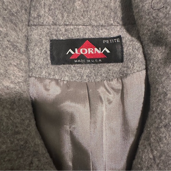 VINTAGE ALORNA Women’s Long Wool blend Coat Large Petite. - Picture 8 of 9